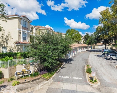698 Seabrook Court - Photo Thumbnail 16