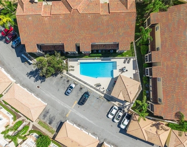 698 Seabrook Court - Photo Thumbnail 11