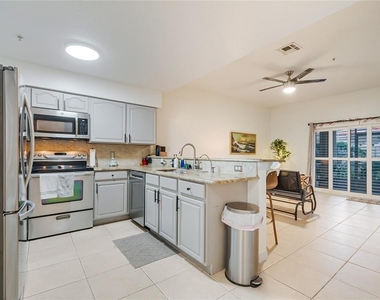 698 Seabrook Court - Photo Thumbnail 32