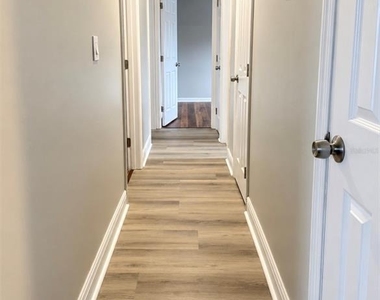 4105 Crossen Drive - Photo Thumbnail 8