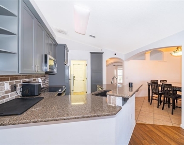 794 Selby Street - Photo Thumbnail 14