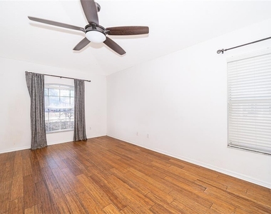 794 Selby Street - Photo Thumbnail 8