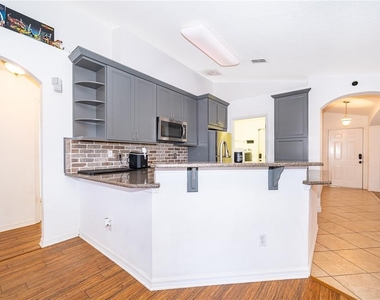 794 Selby Street - Photo Thumbnail 13