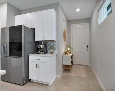 5511 Bungalow Grove Court - Photo Thumbnail 4