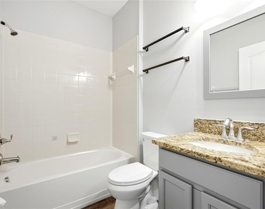 909 Meadow Glade Drive - Photo Thumbnail 38