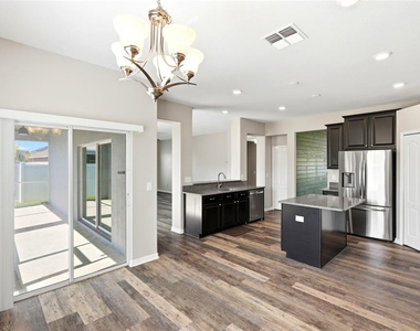 909 Meadow Glade Drive - Photo Thumbnail 3