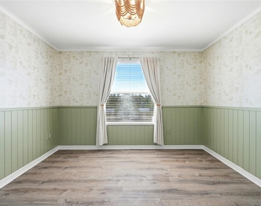909 Meadow Glade Drive - Photo Thumbnail 35