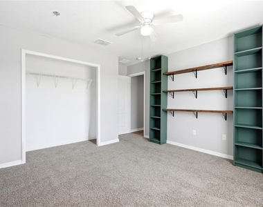 909 Meadow Glade Drive - Photo Thumbnail 36