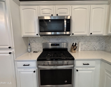 6408 Franklin Gate Drive - Photo Thumbnail 7
