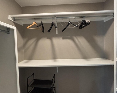 6408 Franklin Gate Drive - Photo Thumbnail 13