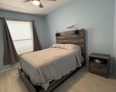 6408 Franklin Gate Drive - Photo Thumbnail 10