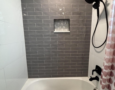 6408 Franklin Gate Drive - Photo Thumbnail 9