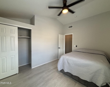 6408 Franklin Gate Drive - Photo Thumbnail 21