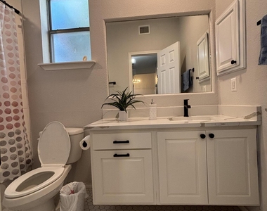 6408 Franklin Gate Drive - Photo Thumbnail 8