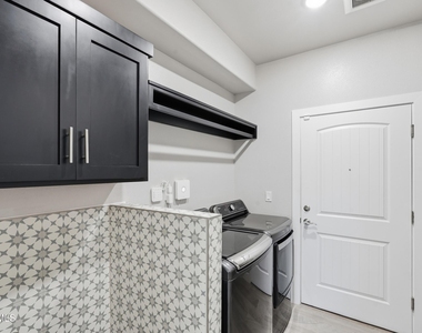 14572 John Mcneely Avenue - Photo Thumbnail 6