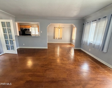 2803 Idalia Avenue - Photo Thumbnail 2