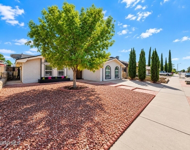 11654 Bob Mitchell Drive - Photo Thumbnail 2