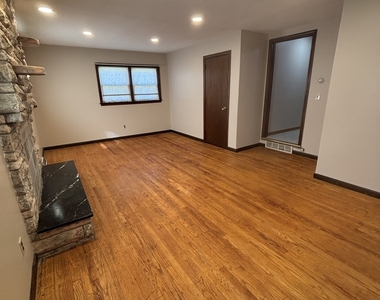 345 Coe Avenue - Photo Thumbnail 18