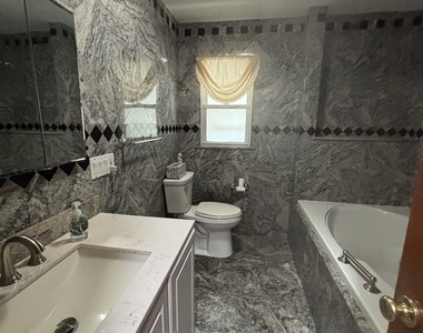 345 Coe Avenue - Photo Thumbnail 12