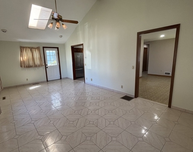 345 Coe Avenue - Photo Thumbnail 5