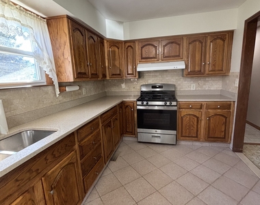 345 Coe Avenue - Photo Thumbnail 10