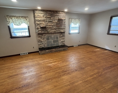 345 Coe Avenue - Photo Thumbnail 17