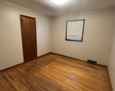 345 Coe Avenue - Photo Thumbnail 15