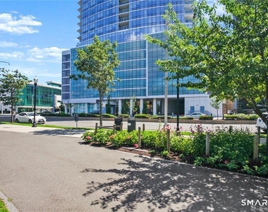 1 Broad Street - Photo Thumbnail 1