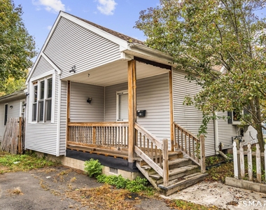 48 Bowen Street - Photo Thumbnail 1