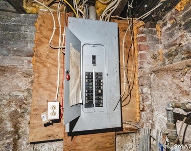 48 Bowen Street - Photo Thumbnail 27