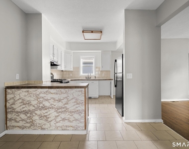48 Bowen Street - Photo Thumbnail 10