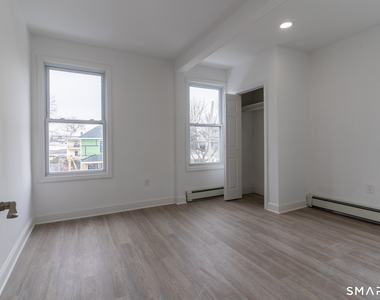 77-79 Hanford Avenue - Photo Thumbnail 10