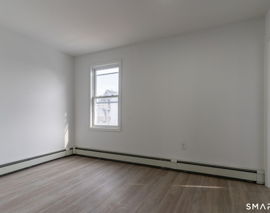 77-79 Hanford Avenue - Photo Thumbnail 7