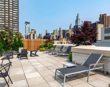 East 34th Street - Photo Thumbnail 3