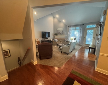 404 Kingsberry Cir - Photo Thumbnail 6
