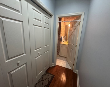 404 Kingsberry Cir - Photo Thumbnail 4