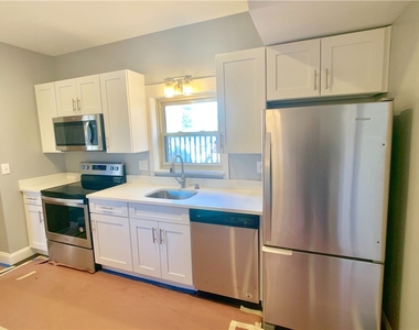 122 Olympia Street - Photo Thumbnail 2
