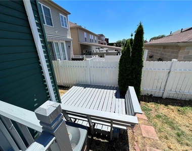 122 Olympia Street - Photo Thumbnail 24
