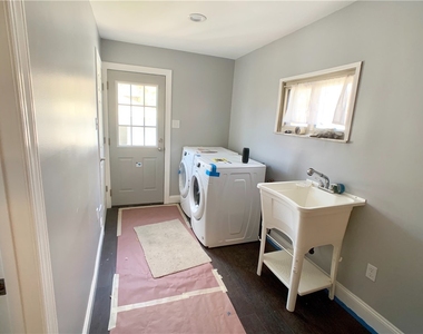 122 Olympia Street - Photo Thumbnail 9