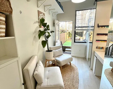 781 Hart Street - Photo Thumbnail 3