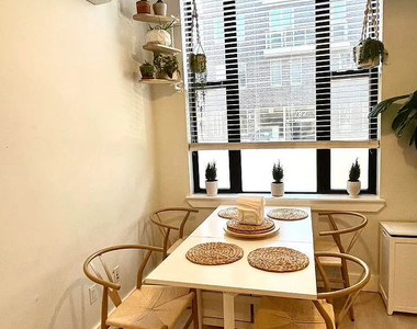 781 Hart Street - Photo Thumbnail 2