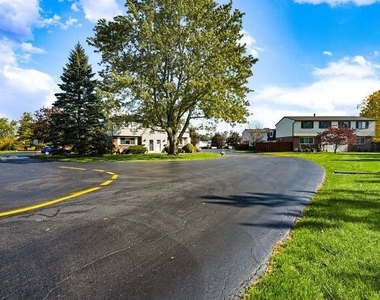 94 Parkview Court - Photo Thumbnail 25