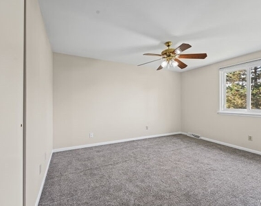 94 Parkview Court - Photo Thumbnail 20