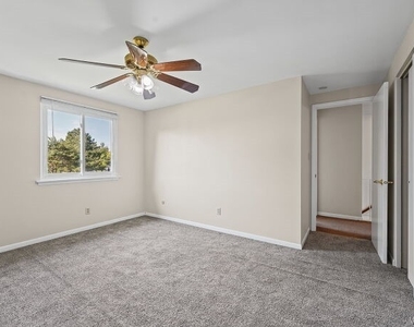 94 Parkview Court - Photo Thumbnail 18