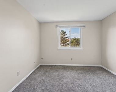 94 Parkview Court - Photo Thumbnail 22