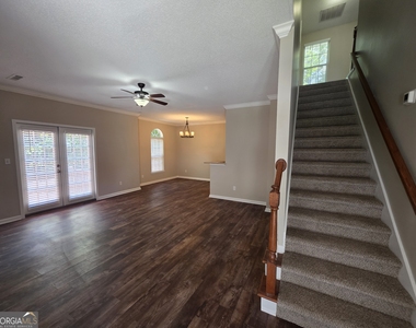 602 N Fairfield Drive - Photo Thumbnail 3