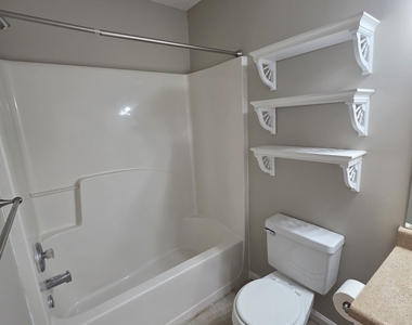 602 N Fairfield Drive - Photo Thumbnail 18