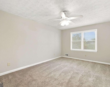35 Helen Lane - Photo Thumbnail 10