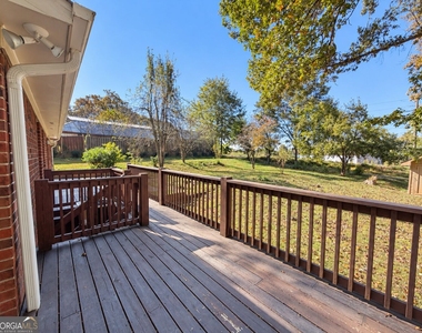 257 Linda Way - Photo Thumbnail 2