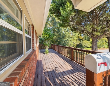 257 Linda Way - Photo Thumbnail 1